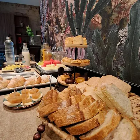 Pardavila 57 Slow Szálloda